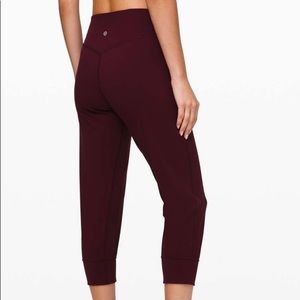 Lululemon Align Jogger crop 23” size 4, garnet color, nulu fabric